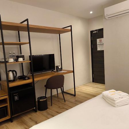 Roxy Hotel Padungan Kuching Exterior photo