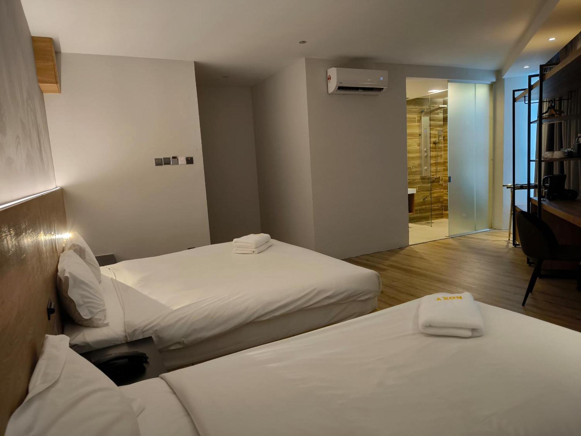 Roxy Hotel Padungan Kuching Exterior photo