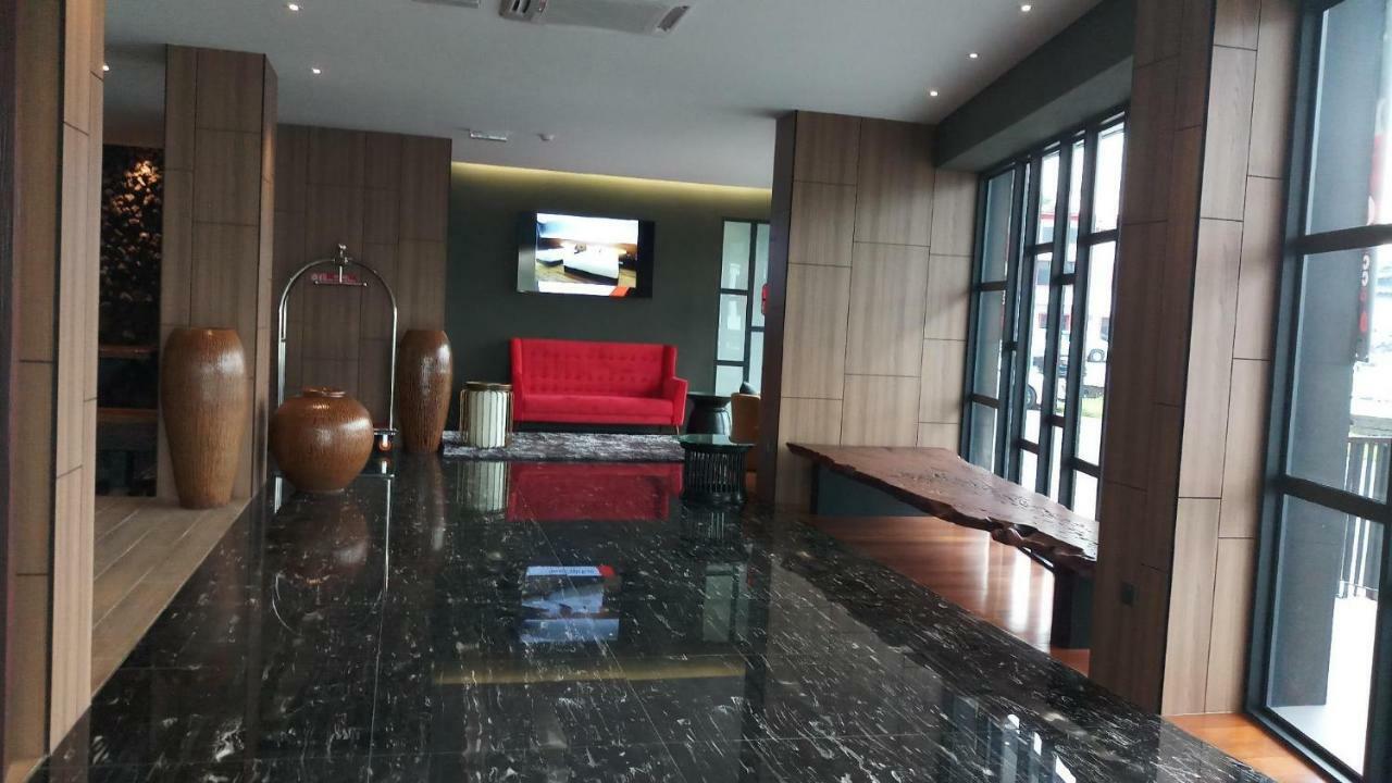 Roxy Hotel Padungan Kuching Exterior photo