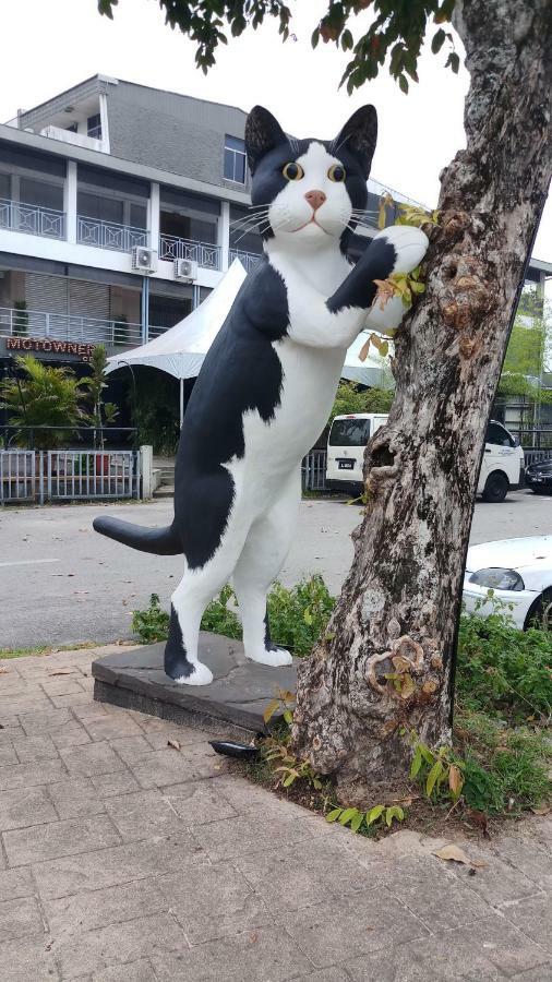 Roxy Hotel Padungan Kuching Exterior photo